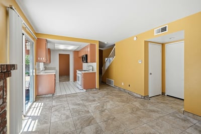 2614 W Newgrove St, Lancaster, CA
