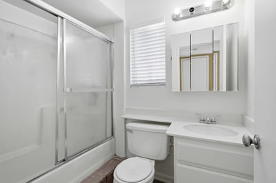 2614 W Newgrove St, Lancaster, CA