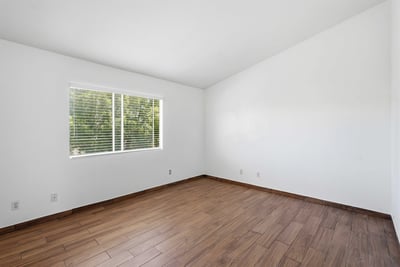 2614 W Newgrove St, Lancaster, CA