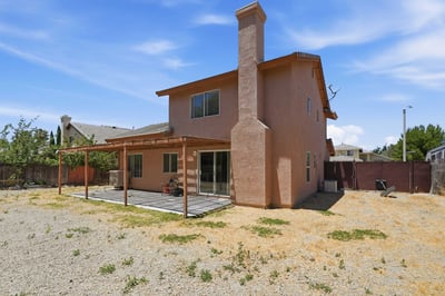 2614 W Newgrove St, Lancaster, CA