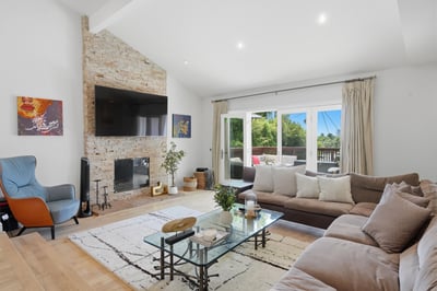10335 Orton Ave., Los Angeles, CA