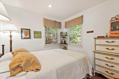 32 Highland Avenue, Newbury, NH