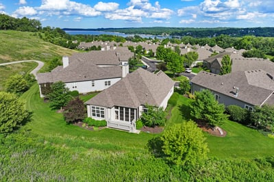 120 Lake Vista Ct., Fontana, WI