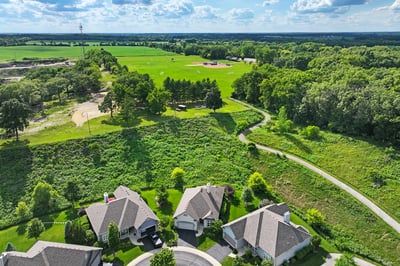 120 Lake Vista Ct., Fontana, WI