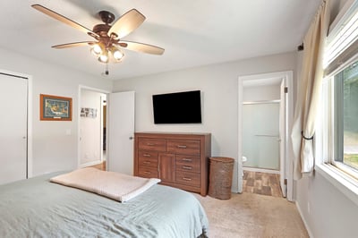 N2404 Giles Drive, Burlington, WI