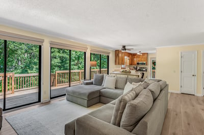600 Winding Creek Dr, Carthage, NC