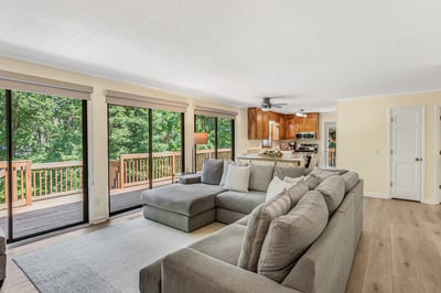600 Winding Creek Dr, Carthage, NC