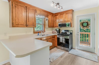 600 Winding Creek Dr, Carthage, NC