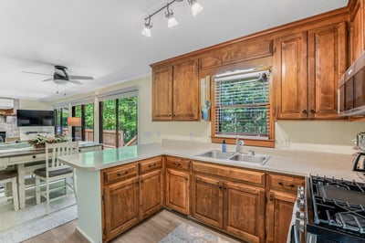 600 Winding Creek Dr, Carthage, NC