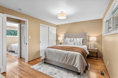 16010 SE 5th St, Bellevue, WA