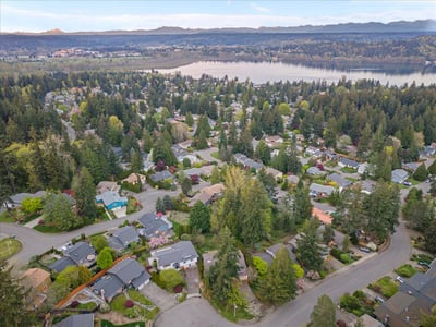 16813 NE 33rd St, Bellevue, WA