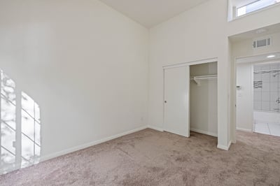 24143 Del Monte Drive, #284, Valencia, CA