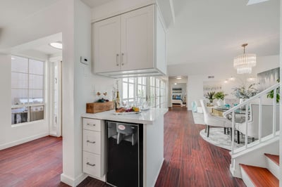 2 Windjammer Ct, Long Beach, CA