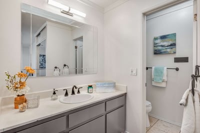 2 Windjammer Ct, Long Beach, CA