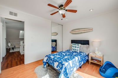 2 Windjammer Ct, Long Beach, CA