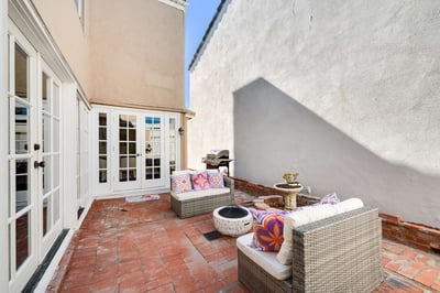 2 Windjammer Ct, Long Beach, CA