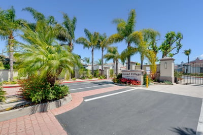 2 Windjammer Ct, Long Beach, CA