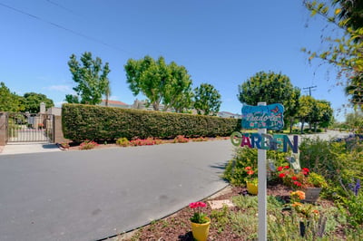 2 Windjammer Ct, Long Beach, CA