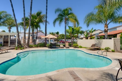 2 Windjammer Ct, Long Beach, CA