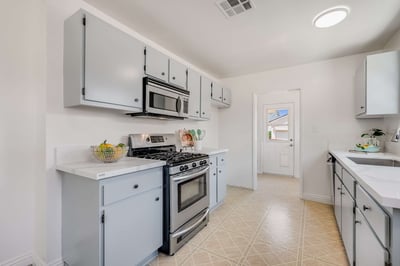 2549 Bomberry St, Lakewood, CA