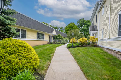 48 Phillips Rd, #12, Holden, MA