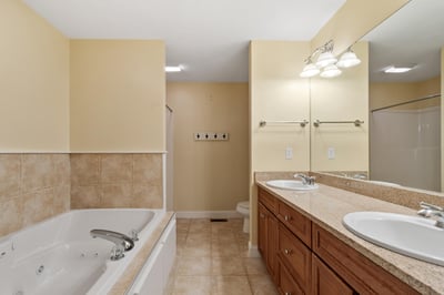 20 Victoria Dr, Leicester, MA