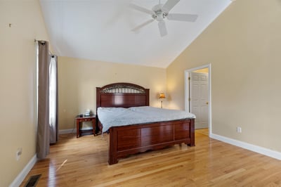 20 Victoria Dr, Leicester, MA