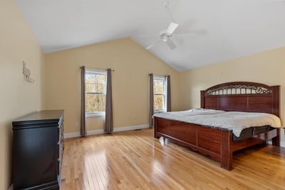 20 Victoria Dr, Leicester, MA