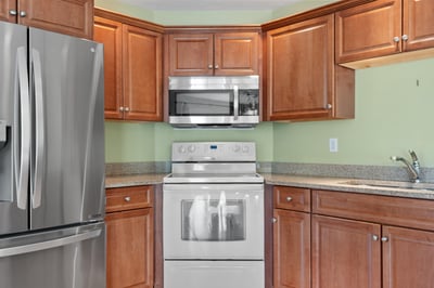 20 Victoria Dr, Leicester, MA