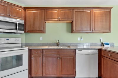20 Victoria Dr, Leicester, MA