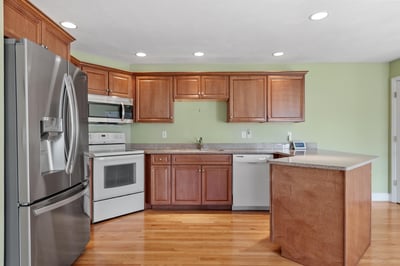 20 Victoria Dr, Leicester, MA