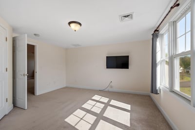 20 Victoria Dr, Leicester, MA
