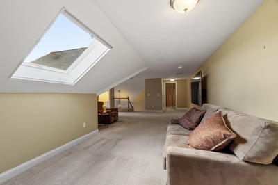 20 Victoria Dr, Leicester, MA