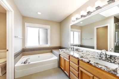 7115 NE 167th St, Kenmore, WA