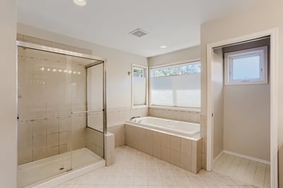 724 N 190th St, Shoreline, WA