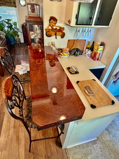 BEAUTIFUL CUSTOM WOOD BREAKFASTBAR TOP