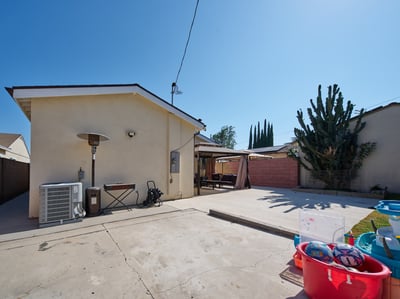11045 Califa Street, `, North Hollywood, CA
