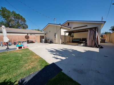 11045 Califa Street, `, North Hollywood, CA