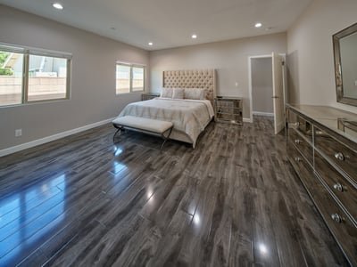 11045 Califa Street, `, North Hollywood, CA