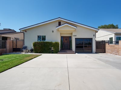 11045 Califa Street, `, North Hollywood, CA