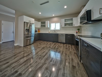 11045 Califa Street, `, North Hollywood, CA