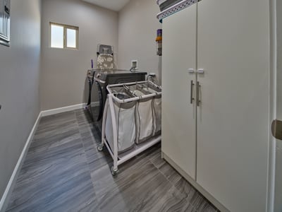 11045 Califa Street, `, North Hollywood, CA