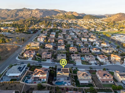 2077 Del Rincon Place, Escondido, CA