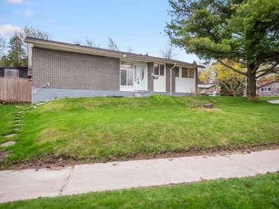 19 Shoreland Cres., Scarborough, ON