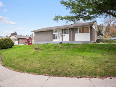 19 Shoreland Cres., Scarborough, ON