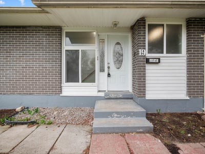 19 Shoreland Cres., Scarborough, ON
