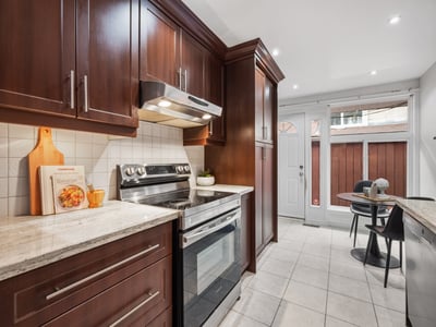 19 Shoreland Cres., Scarborough, ON