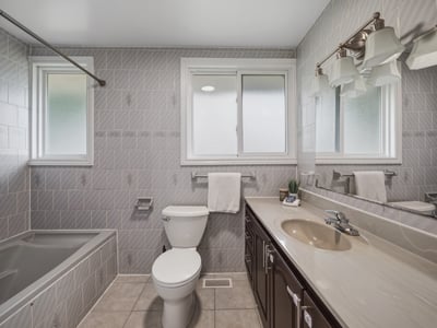 19 Shoreland Cres., Scarborough, ON