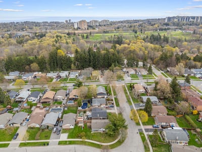19 Shoreland Cres., Scarborough, ON