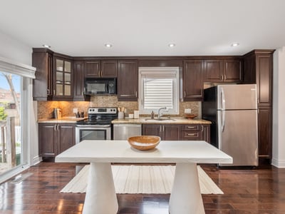144 Floyd Ave., East York, ON